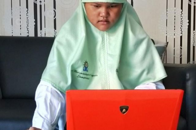 PTS ONLINE MELATIH KEJUJURAN SISWA